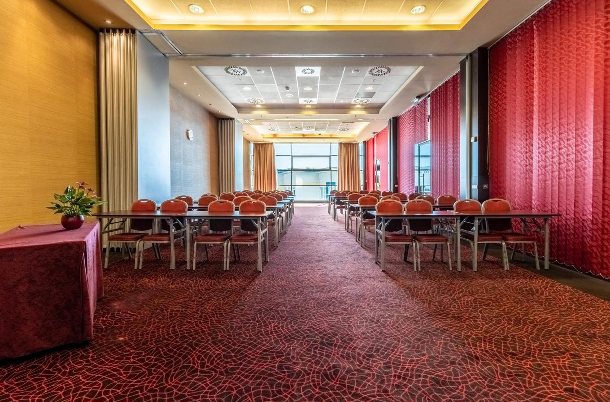 Holiday Inn Zilina By Ihg Exterior photo